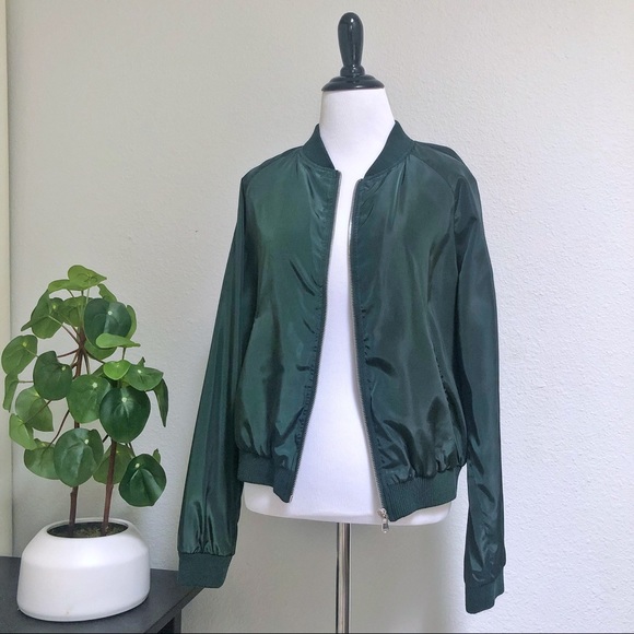 Forever 21 Jackets & Blazers - Green nylon bomber